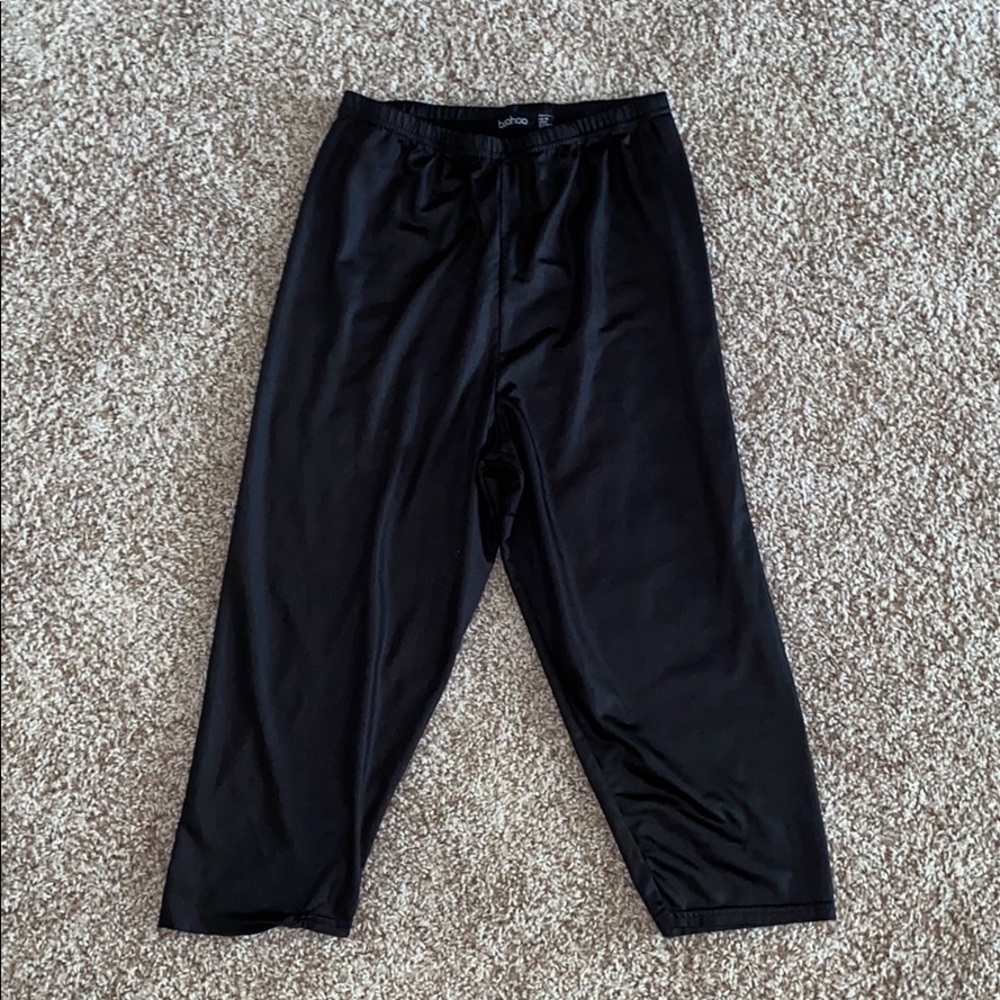 Boohoo liquid 3/4 leggings 🌻